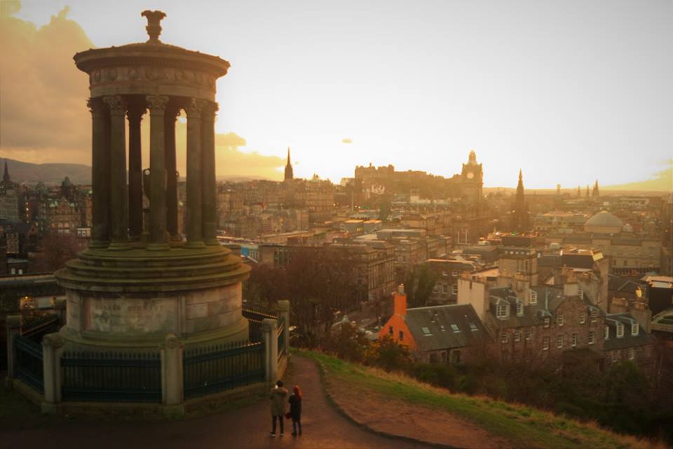 Atardecer en Calton Hill, Edimburgo, las 10 ciudades más bonitas de Europa
