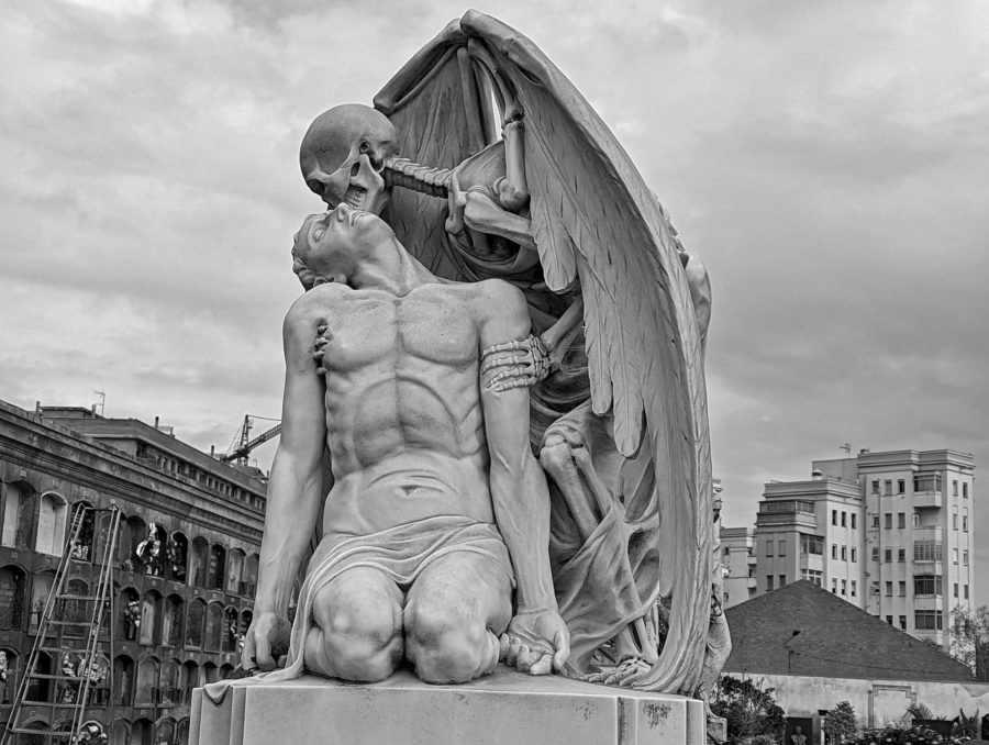 El Beso de la Muerte: visita al cementerio de Poblenou en Barcelona