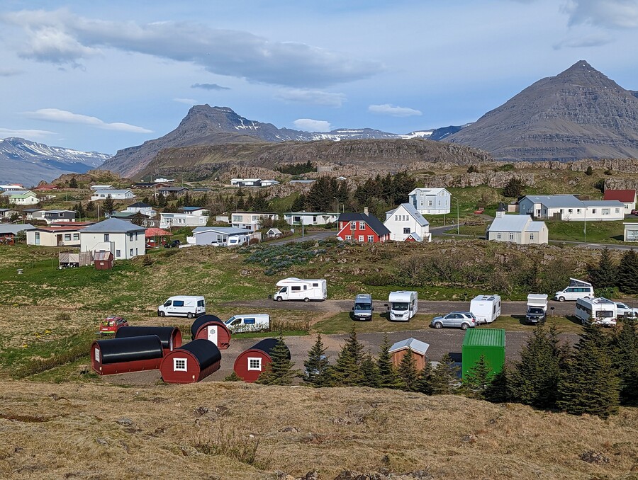 Alojamientos en Islandia, camping en Djúpivogur, fiordos del este
