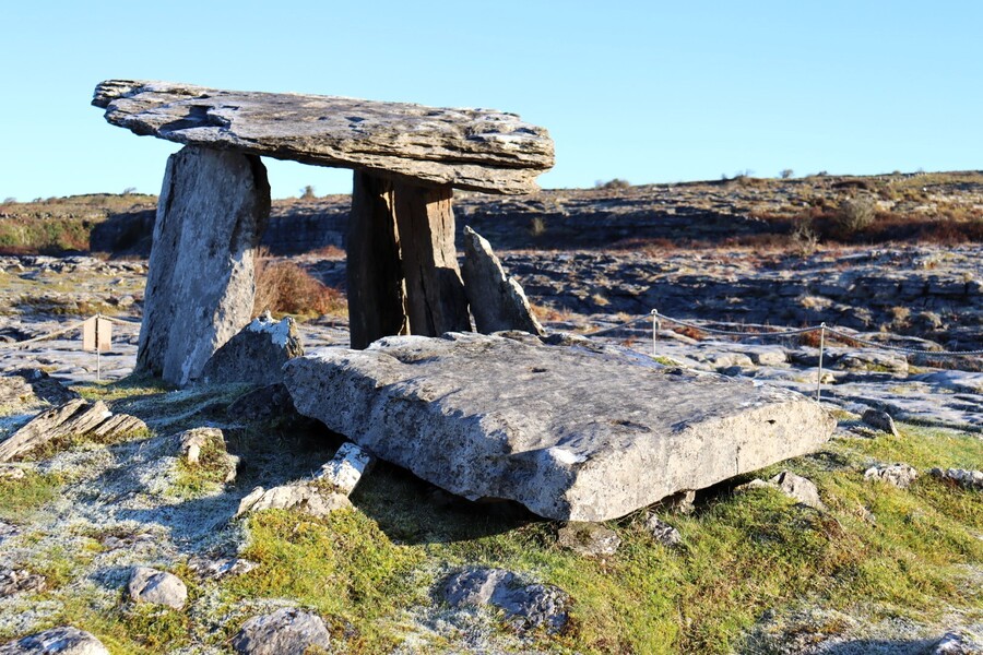 El Burren, donde las piedras cobran vida en Irlanda